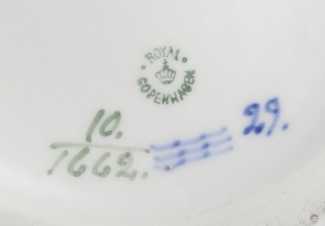 Royal Copenhagen Blue Flower Curved. Round lidded porcelain terrine with handles. Approx. 1920. - 7