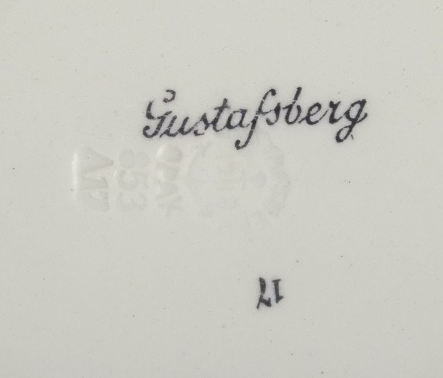 Gustafsberg, Sweden. A set of six deep 'Geranium' earthenware plates. 1918. - 5