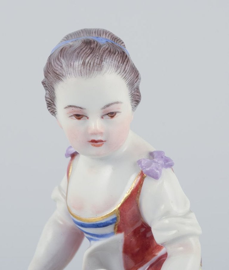 Meissen, Germany. Porcelain figurine of girl with basket. Ca. 1900. - 4