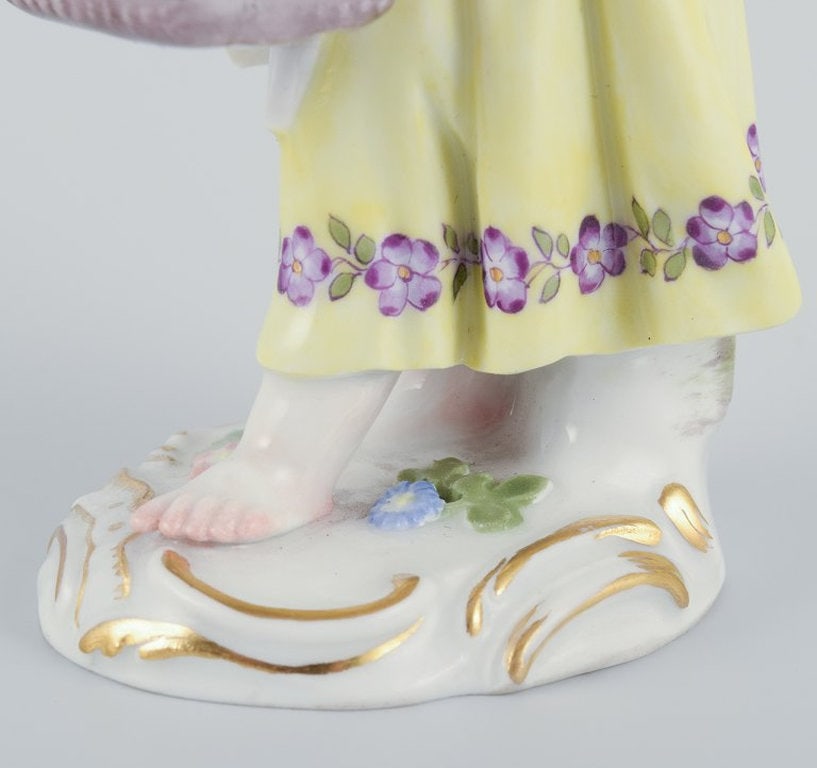 Meissen, Germany. Porcelain figurine of girl with basket. Ca. 1900. - 6