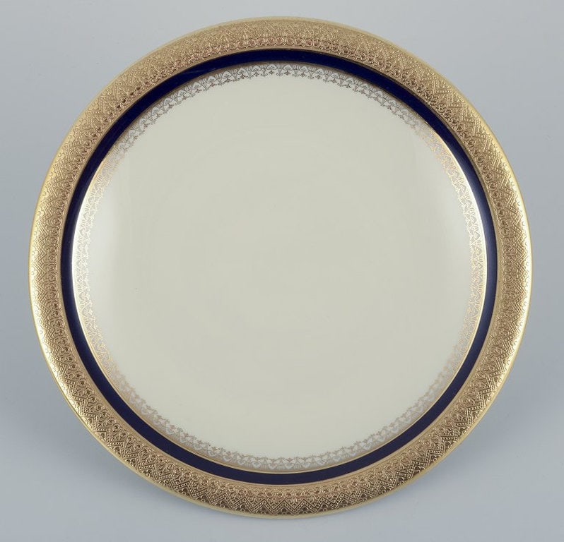 Hutschenreuther, Germany. Eight 'Margarete' porcelain plates. 1930s/1940s. - 3