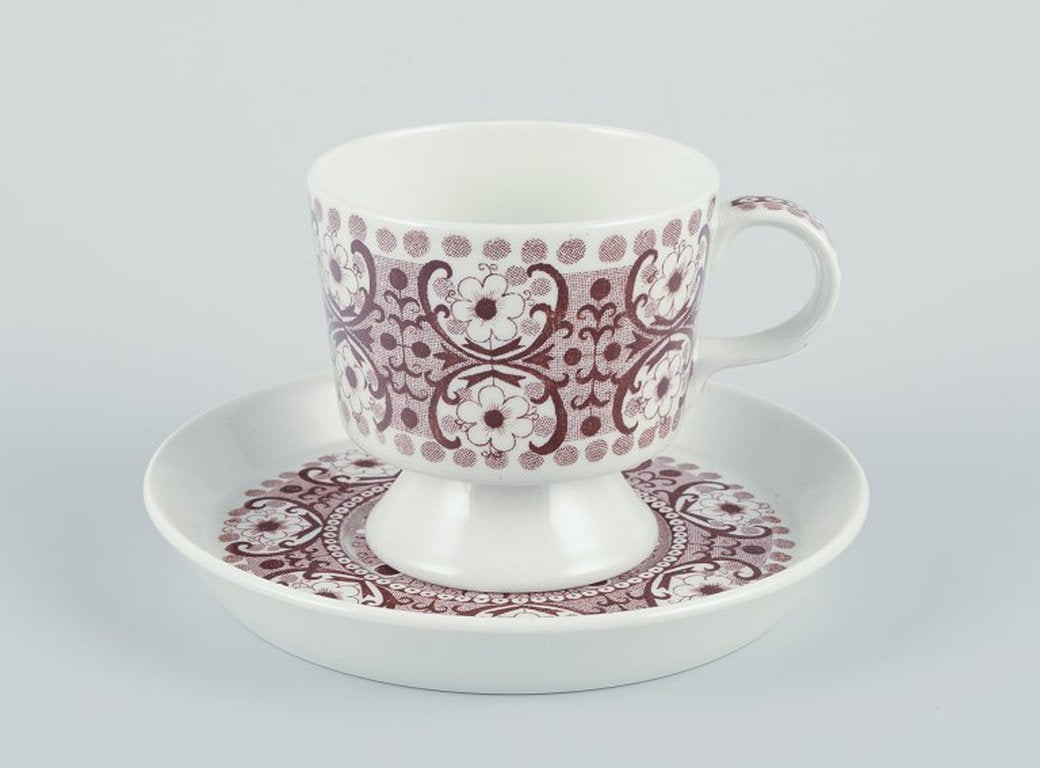 Raija Uosikkinen for Arabia, Finland. A set of five 'Ali' coffee cups with saucers, sugar bowl and - 4