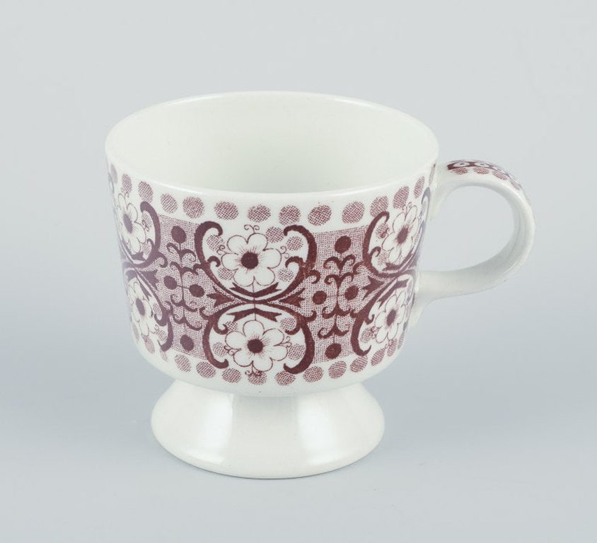 Raija Uosikkinen for Arabia, Finland. A set of five 'Ali' coffee cups with saucers, sugar bowl and - 5