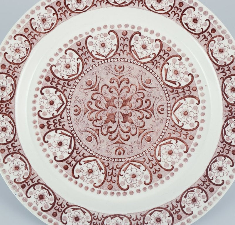 Raija Uosikkinen for Arabia, Finland. Round 'Ali' retro dish in faience. Circa 1960. - 2