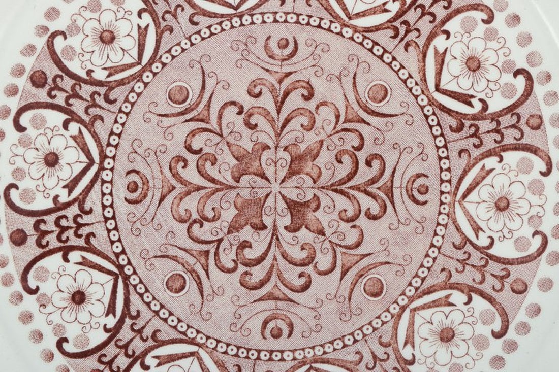 Raija Uosikkinen for Arabia, Finland. Round 'Ali' retro dish in faience. Circa 1960. - 3
