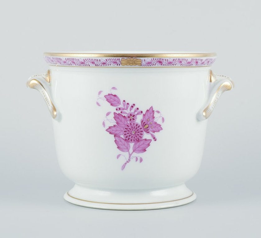 Herend, Hungary. 'Apponyi' flowerpot in hand painted porcelain. Circa 1970s. - 2