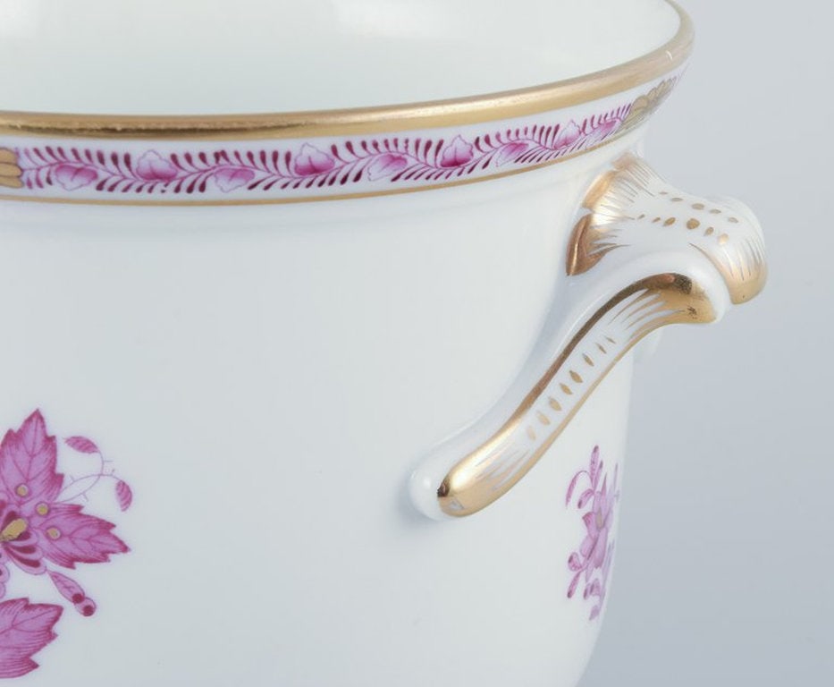 Herend, Hungary. 'Apponyi' flowerpot in hand painted porcelain. Circa 1970s. - 3