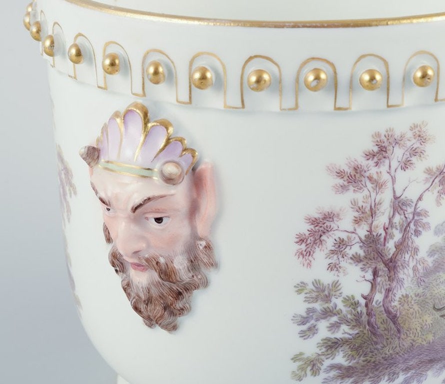 Antique Meissen flowerpot in porcelain. Motif of faun. Face in relief. 19c. - 3