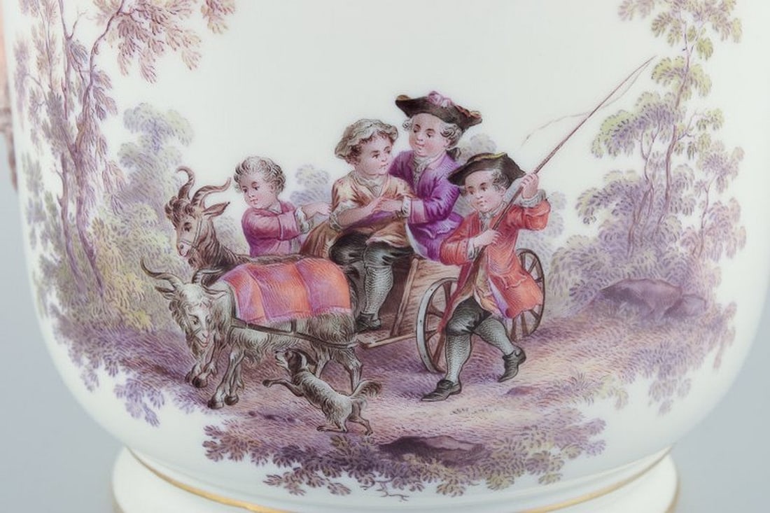 Antique Meissen flowerpot in porcelain. Motif of faun. Face in relief. 19c. - 4