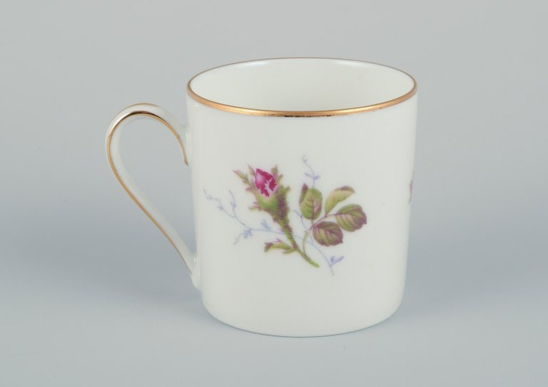 Rosenthal, Germany. A set of six espresso cups with saucers. Decorated with pink roses. Gold trim. - 4