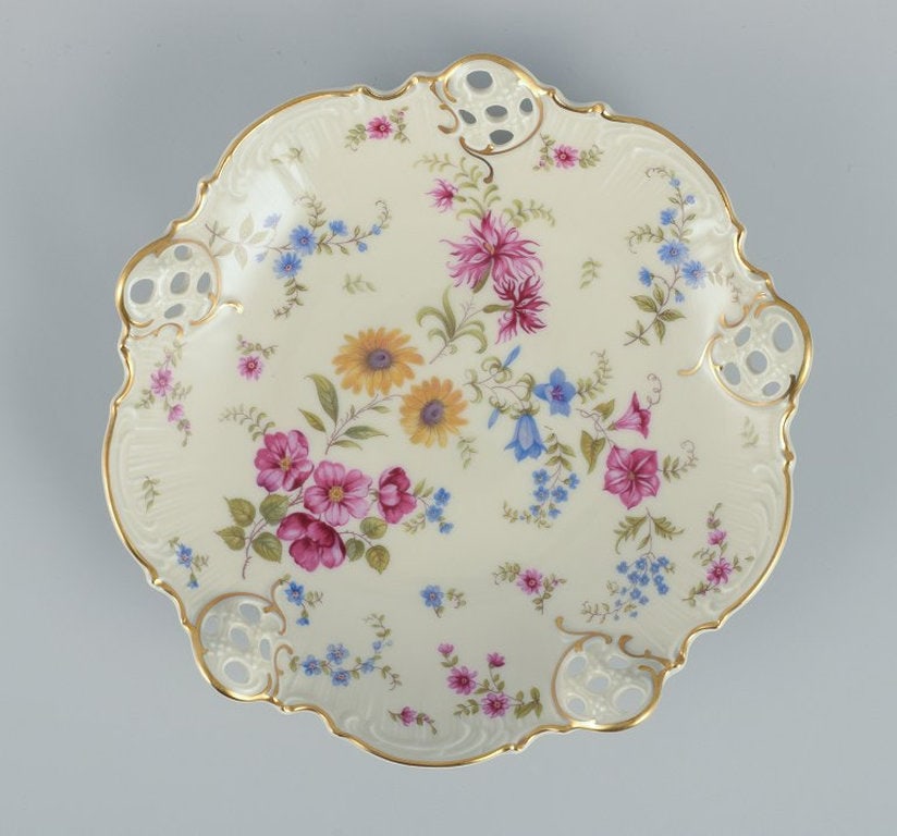 Rosenthal, Germany. Two 'Moliere' porcelain bowls with reticulated rim. Decorated with polychrome - 4