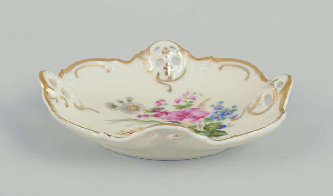 Rosenthal, Germany. Two 'Moliere' porcelain bowls with reticulated rim. Decorated with polychrome - 7