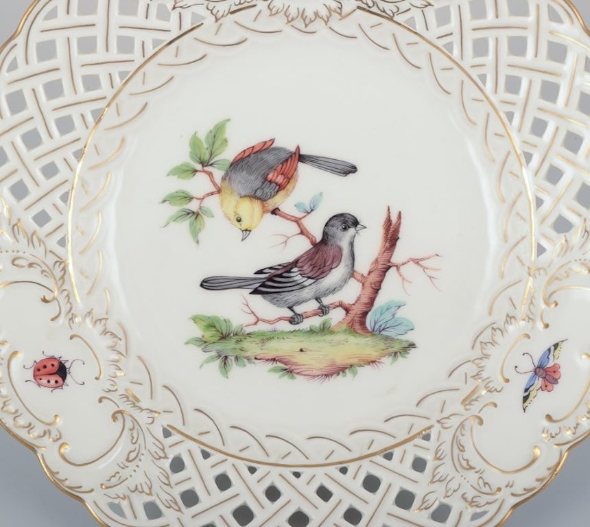 Meissen, Germany. Open lace porcelain plate. Hand-painted with a bird motif and insects, gold trim. - 2