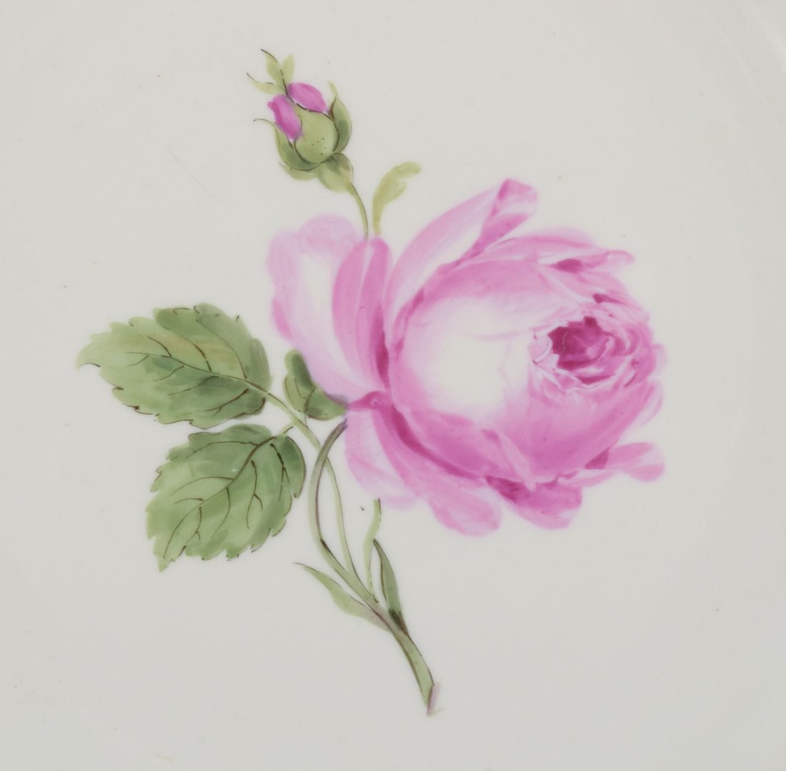 Meissen, Germany. A set of four "Pink Rose" deep dinner plates in porcelain. Approx. 1930s - 6