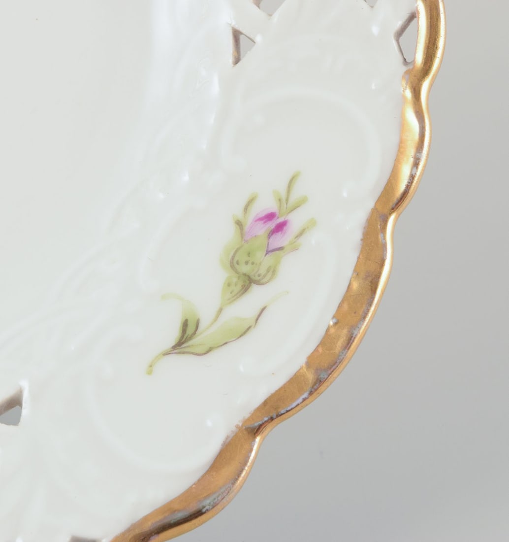 Meissen, Germany. A set of six "Pink Rose" reticulated plates in porcelain. Approx. 1930s - 4
