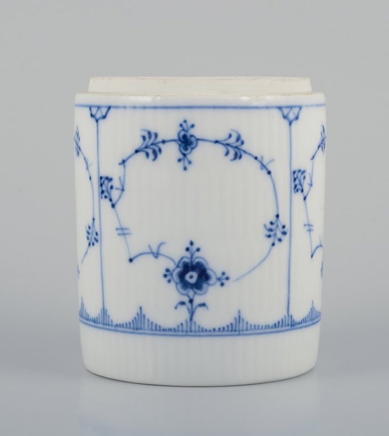 Royal Copenhagen Blue Fluted. Rare porcelain tea jar, missing lid. Early 1900s. - 2