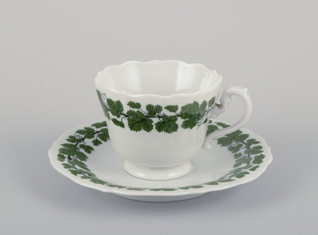 Meissen, Germany. 'Green Ivy Vine' three coffee cups with matching saucers. 1920s/30s. - 3