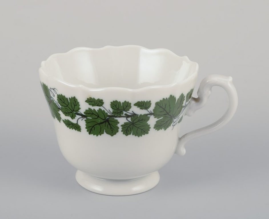 Meissen, Germany. 'Green Ivy Vine' three coffee cups with matching saucers. 1920s/30s. - 4