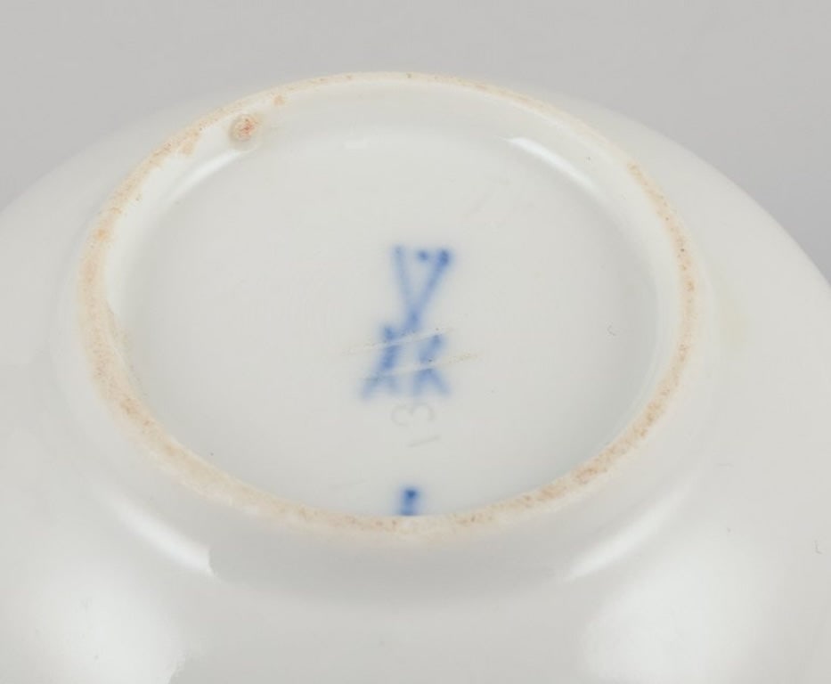 Meissen, Germany. 'Green Ivy Vine' two large coffee cups with matching saucers. 1920s/30s. - 4