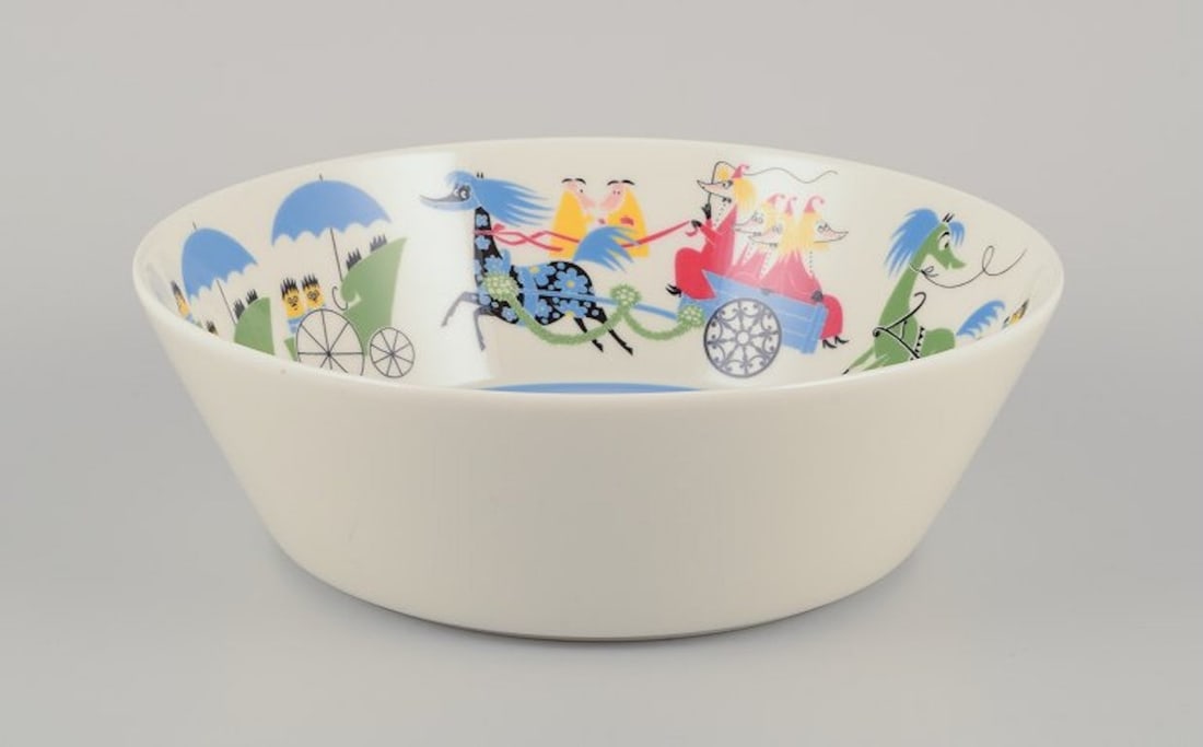 Arabia, Finland. Large porcelain bowl. Featuring illustrations from the Moomins. 21st century. - 3
