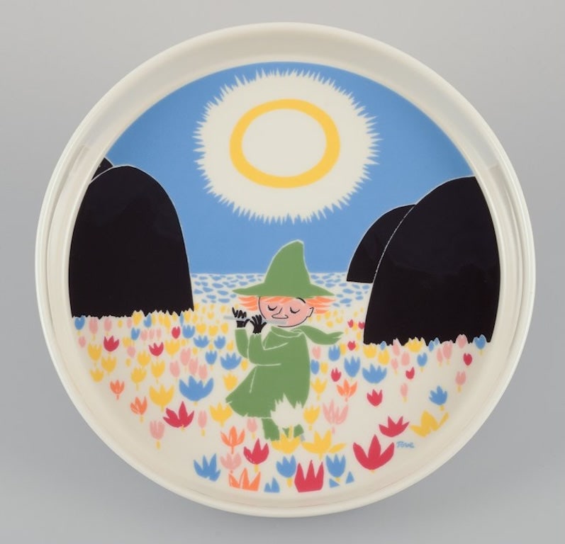 Arabia, Finland. Large porcelain tray. Featuring illustrations from the Moomins. 21st century. - 2