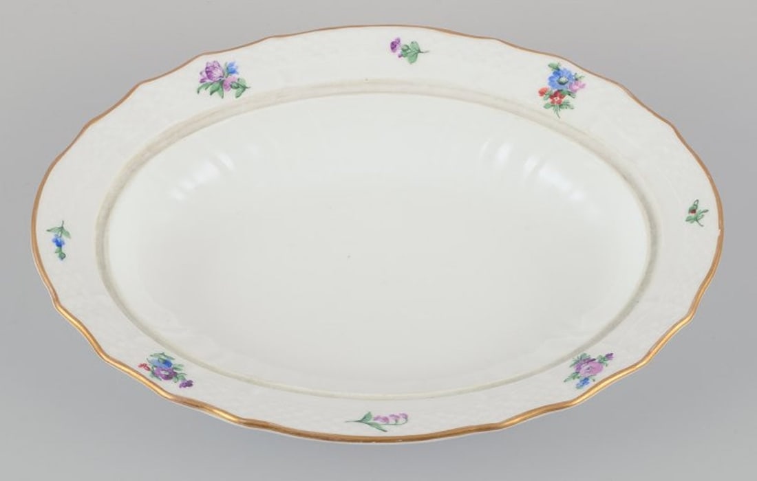 Royal Copenhagen Saxon Flower. Large oval lidded terrine in porcelain. Early 1900s. - 4