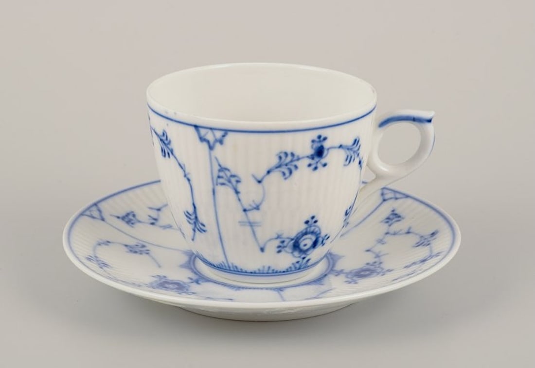 Royal Copenhagen Blue Fluted Plain. Set of six coffee cups with matching saucers. 1950s/1960s. - 2