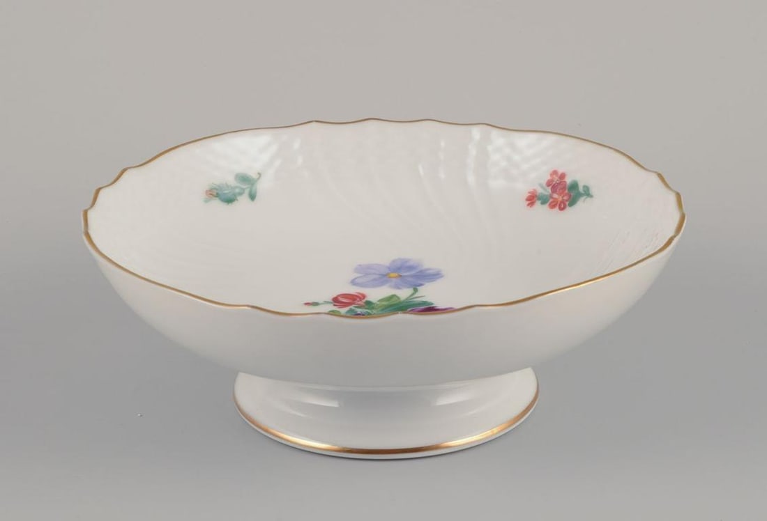 Royal Copenhagen Saxon Flower. Two porcelain compotes. Approx. 1930 - 2