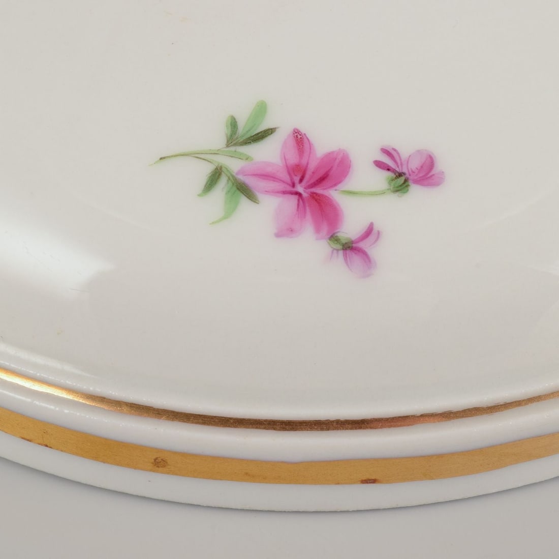 Meissen, Germany. Large porcelain centerpiece with polychrome floral motifs. Approx. from 1900. - 7