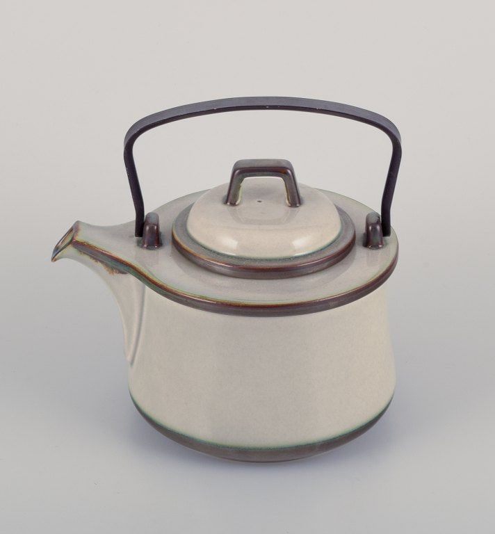 Bing & Grøndahl, "Tema". Stoneware teapot. Cast iron handle. - 2