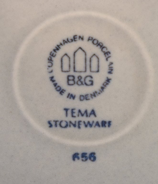 Bing & Grøndahl, "Tema". Stoneware teapot. Cast iron handle. - 7