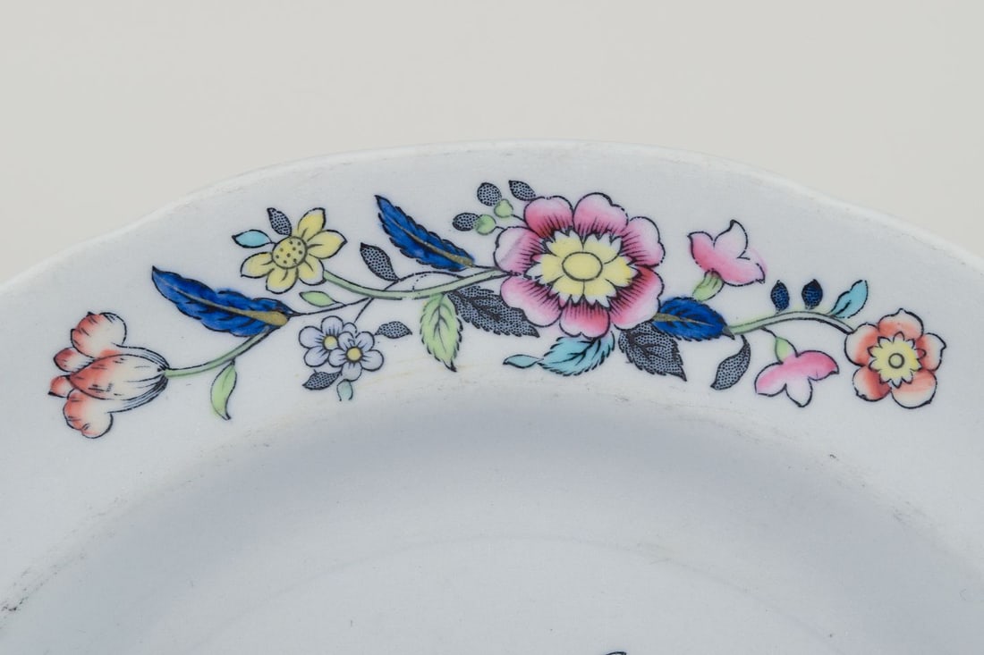 Copeland Spode, England. Nine plates in faience with flower and bird motifs. Approx. 1930s. - 4