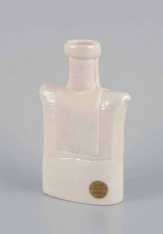 Suzanne ohlen (born 1953) for Rorstrand, Sweden. Porcelain vase with glaze in light tones. - 2