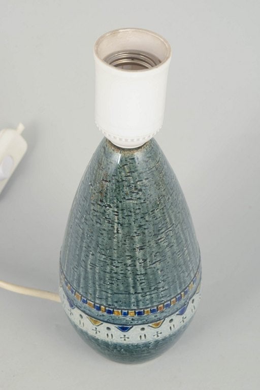Yngve Blixt for Hoganäs, Sweden. Stoneware table lamp with textured surface and green glaze. - 2