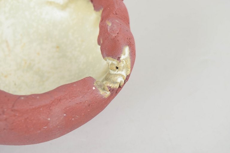 Christina Muff, Danish contemporary ceramicist (b. 1971). Small, one of a kind red stoneware bowl on - 3