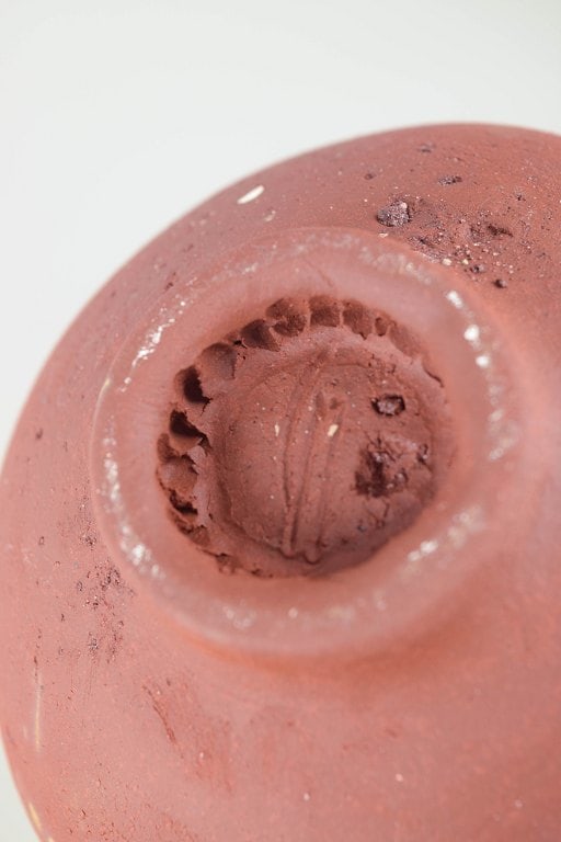 Christina Muff, Danish contemporary ceramicist (b. 1971). Small, one of a kind red stoneware bowl on - 5