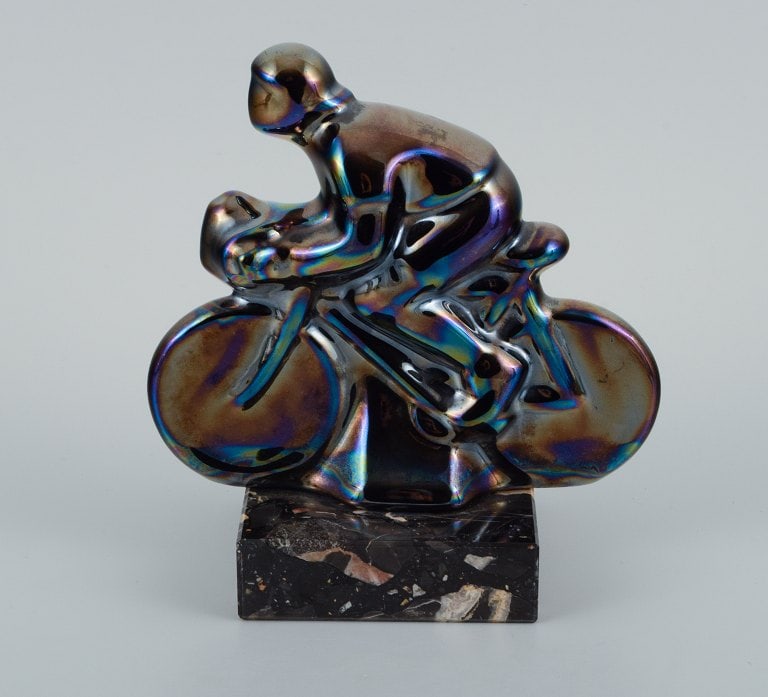 Rambervillers, French ceramic sculpture in the form of a cyclist with beautiful eosin glaze. - 5
