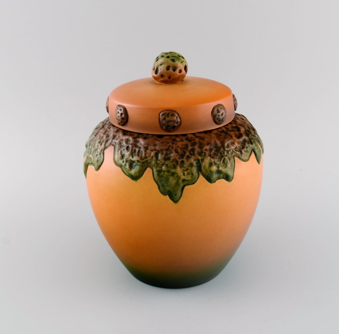 Ipsen's, Denmark. Lidded vase in hand-painted and glazed ceramics. 1920s / 30s. Model number 784. - 2