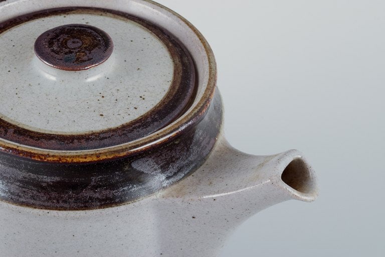 Knabstrup, Denmark, stoneware teapot with gray and brown glaze tones. - 4
