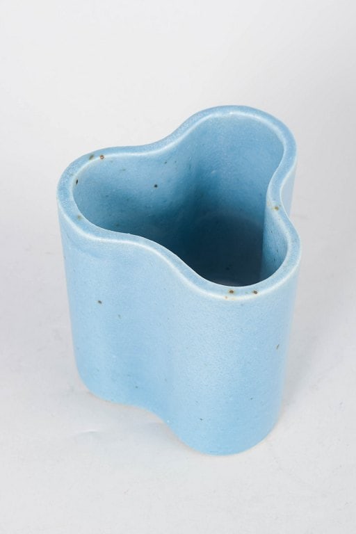 Tue Poulsen, Denmark. Hand-thrown blue stoneware vase with undulating form. Approx. 1980s. - 2