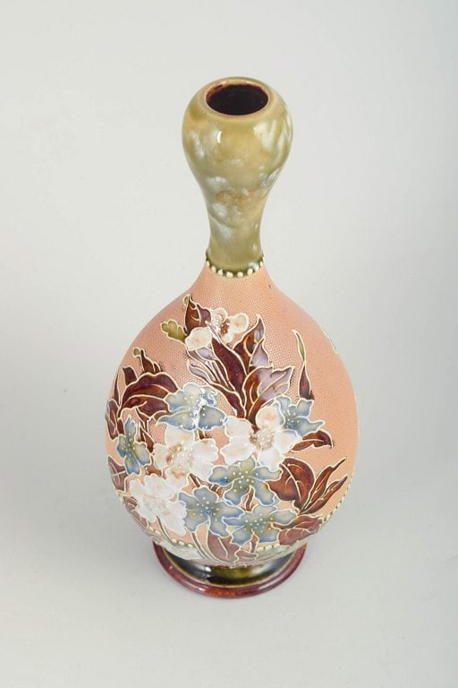 John Slater for Royal Doulton Lambeth, England. Baluster-shaped ceramic vase with floral decoration. - 2