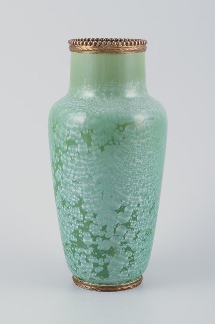 Unknown French ceramicist. Vase of stoneware. Crystal glaze in green tones. Circa 1930s. - 2