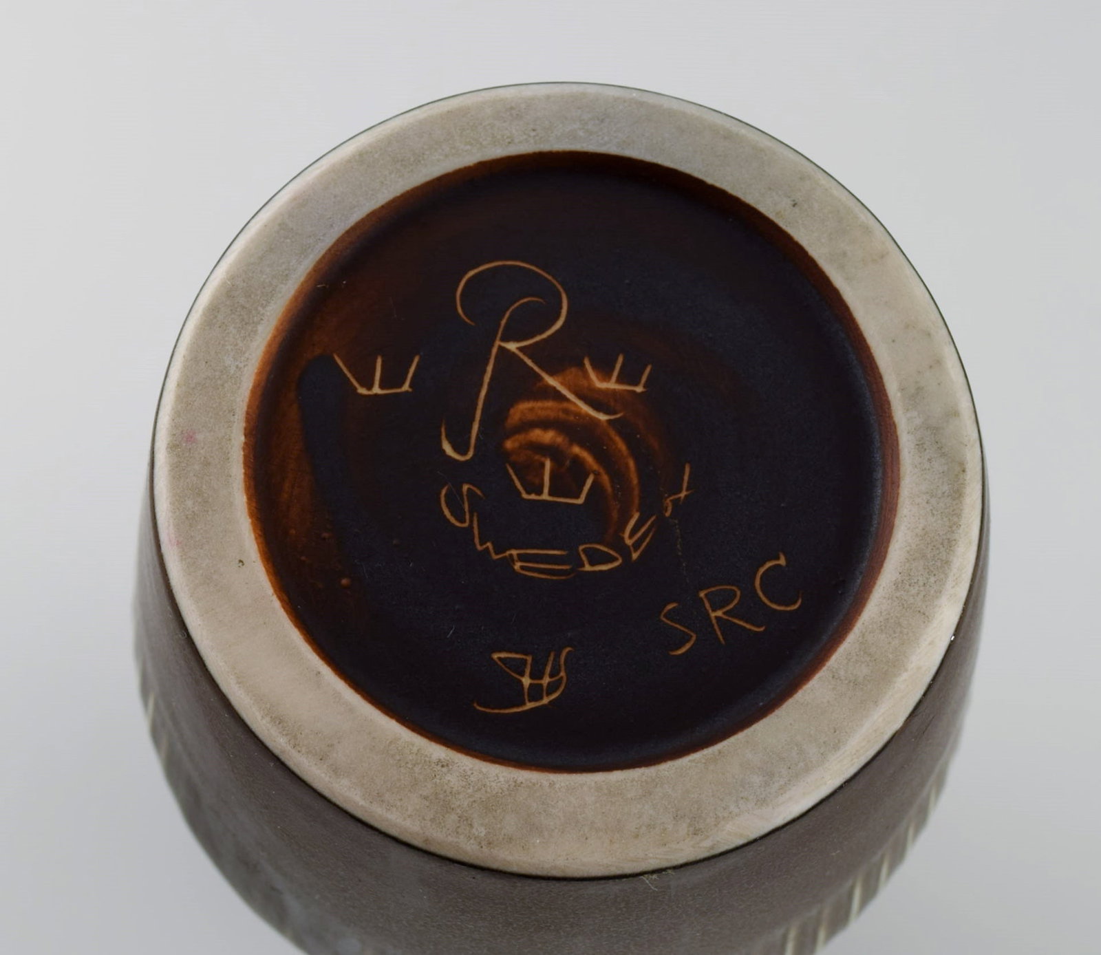 Carl Harry Stålhane (1920-1990) for Rorstrand. Vase in glazed ceramics with vertically incised - 7