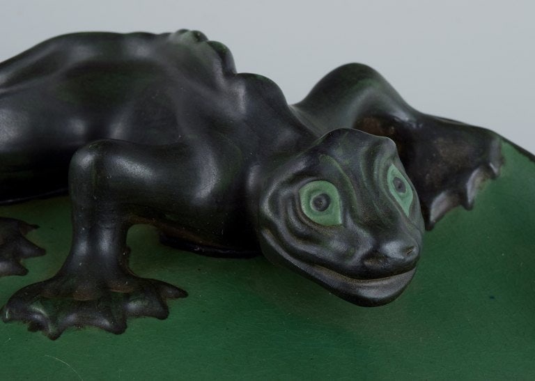 Ipsens, Denmark. Rare dish in hand-painted glazed ceramic with a lizard. - 6