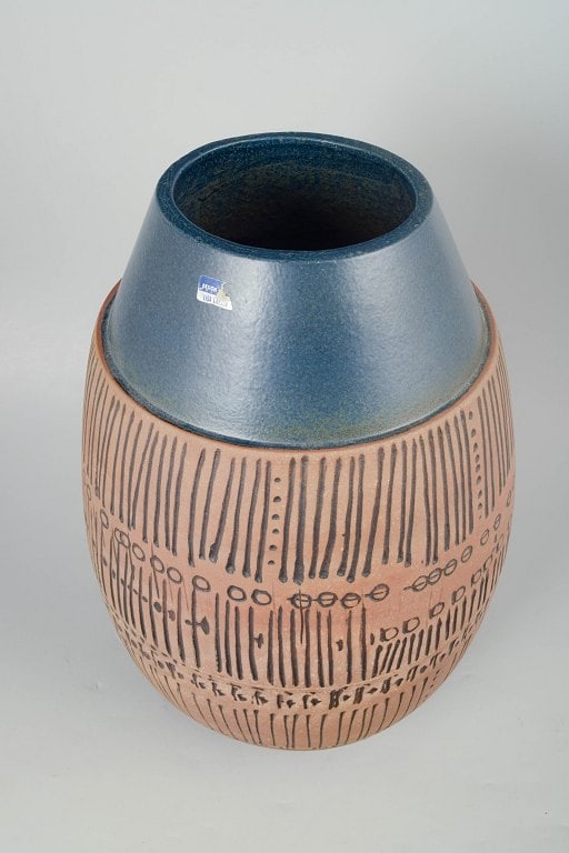 Lisa Larson for Gustavsberg, Sweden. Large stoneware floor vase a€ Granadaa€ with - 2