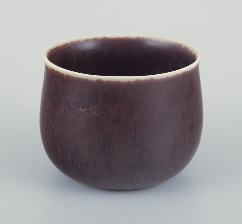 Carl Harry Stålhane for Rorstrand, Sweden. Small bowl made of stoneware. Mid-20th century. - 2