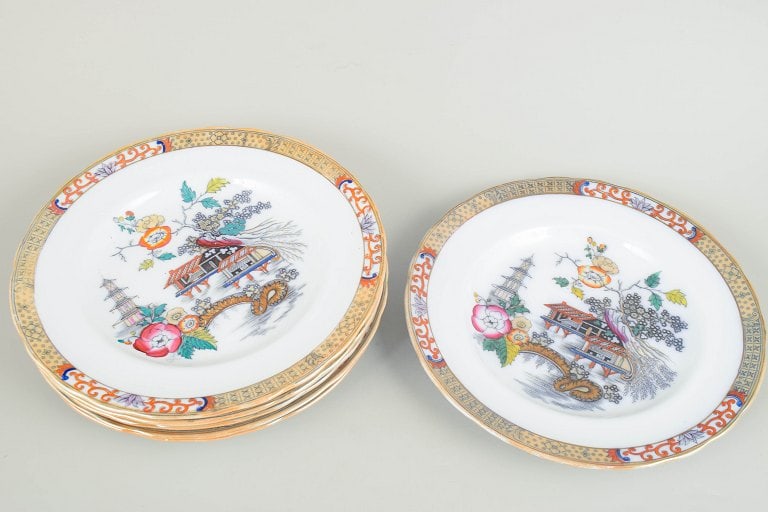 Rorstrand Japan series, Sweden. Set of six dinner plates with oriental-inspired decoration. Early - 2
