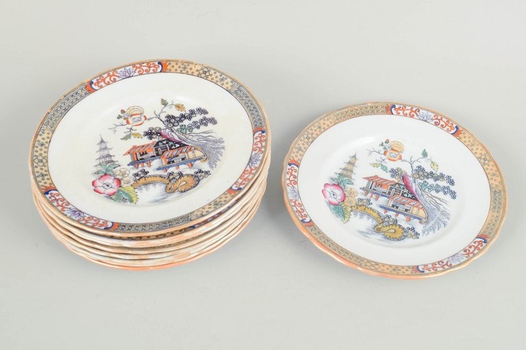 Rorstrand Japan series, Sweden. Set of nine faience lunch plates with oriental-inspired decoration. - 2
