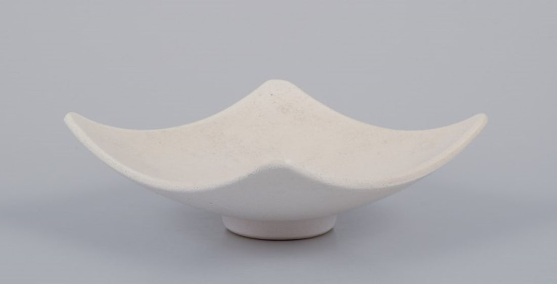 Suzanne RamiÃ© for Atelier Madoura, France. Ceramic square bowl. Mid-20th C. - 2