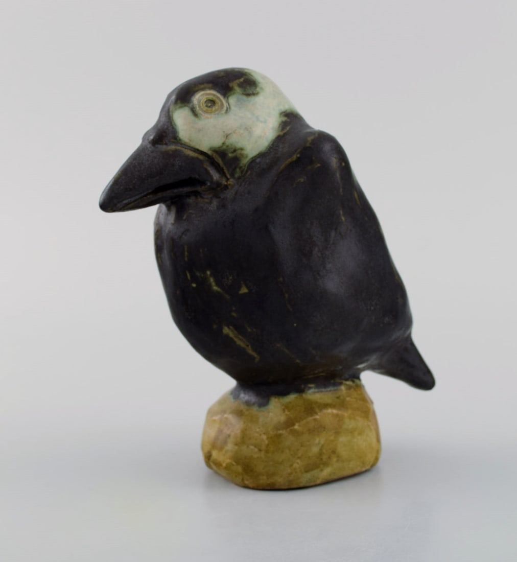 Klase Jr. for Hoganäs. Unique bird in glazed stoneware. Dated 1981. Measures: 13.5 x 11 cm. - 2